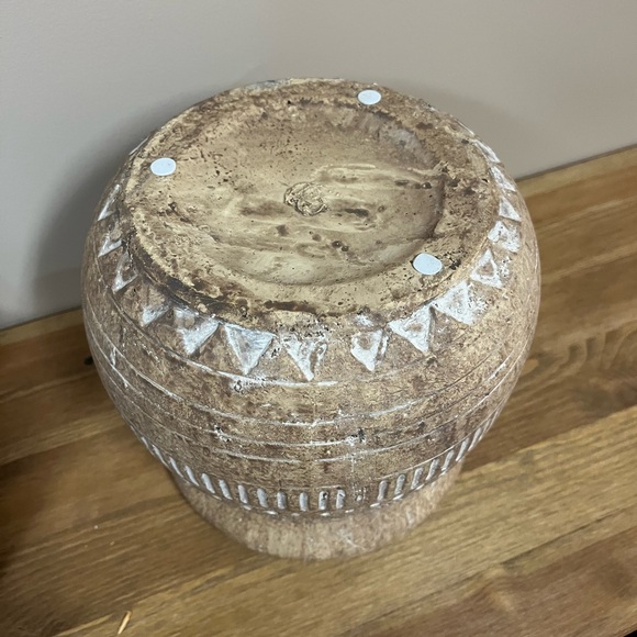 Rustic Urn Style Planter - Picture 3 of 3